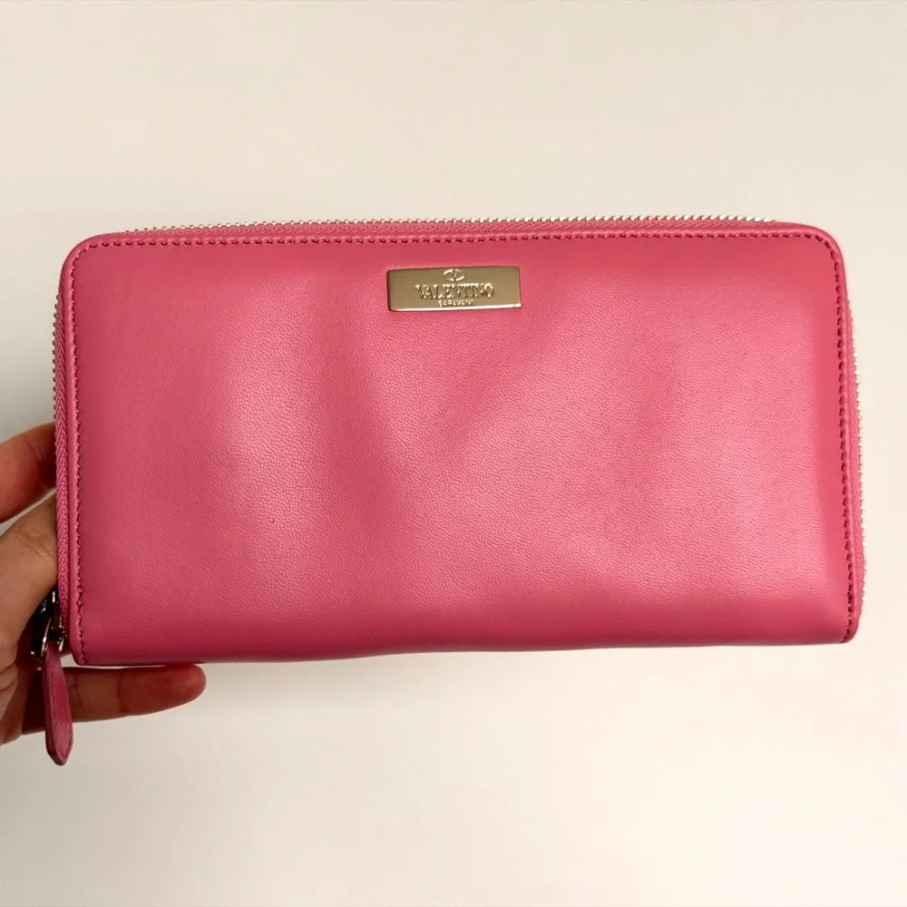 Valentino Garavani Floral Appliqué Wallet - Picture 3 of 16